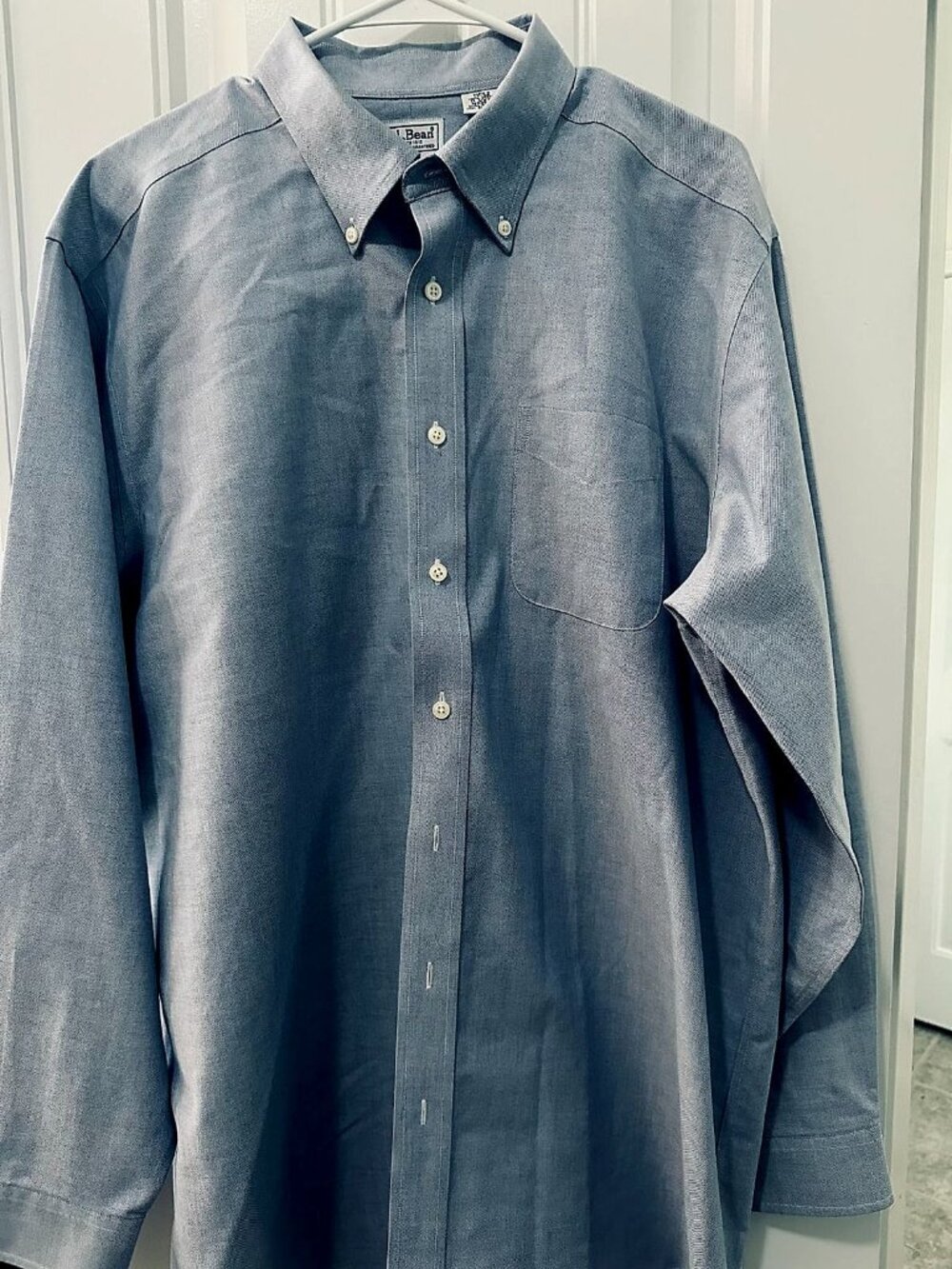 L.L. Bean Men's Light Blue Oxford Cloth Button-Down Dress Shirt